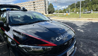 Droga e coltelli durante i controlli: tre persone denunciate tra San Severino e Tolentino